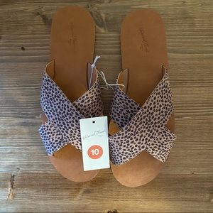 Universal Threads: Anabeth Printed Slip On Sandel